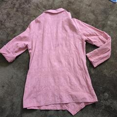 カシュクールタイプのシャツの画像