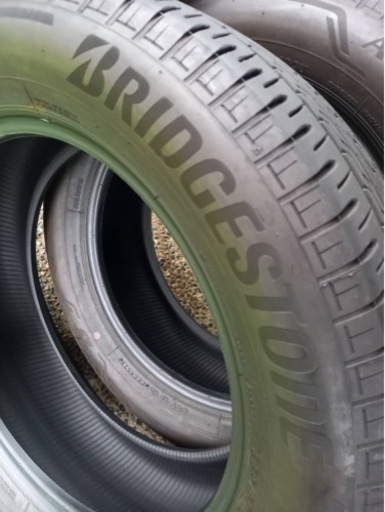 車のパーツ タイヤ、ホイール