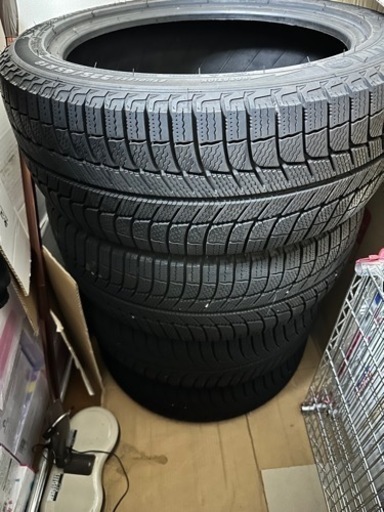 車のパーツ タイヤ、ホイール