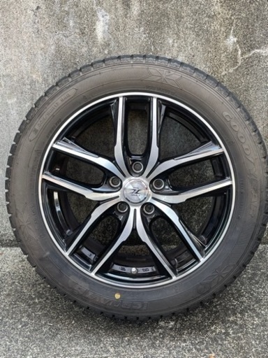 車のパーツ タイヤ、ホイール