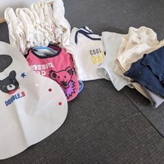 乳児　肌着＋スタイ　50cmから80cm　　哺乳瓶、絵本