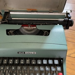 オリベッティ　英文タイプライター　LETTERA32  の画像