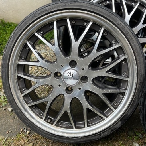 車のパーツ タイヤ、ホイール