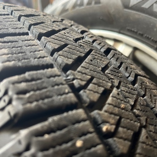 車のパーツ タイヤ、ホイール