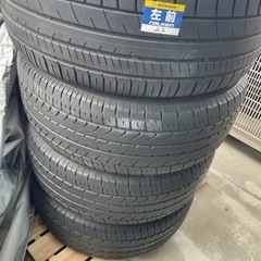 車のパーツ タイヤ、ホイール
