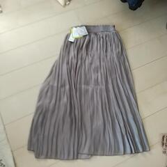 値下げしました未使用品服/ファッション スカート
