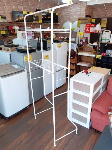 ランドリーラック　ホワイト　サイズ（約）幅67×奥45×高185　　■近隣配送無料 買取GO‼　栄和店