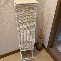トイレットペーパー収納の画像