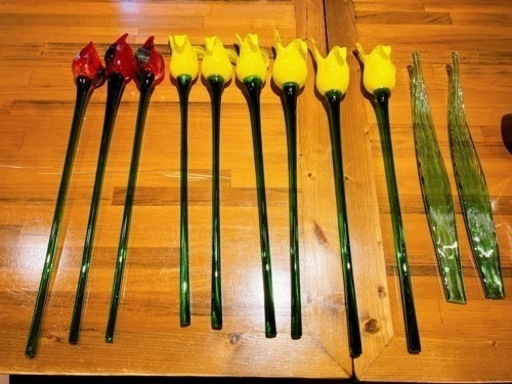 ガラス細工　花瓶　チューリップのガラス製品