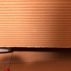 絵本棚と移動式収納の画像