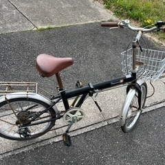 自転車 折りたたみ自転車の画像