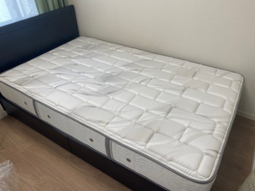 家具 セミダブルベッド　Simmons