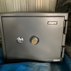 【購入者決定済】耐火金庫　CSL-4 ダイヤル式