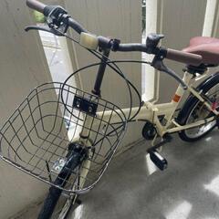 カゴ付き折りたたみ6段ギア自転車の画像