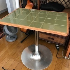 テーブルの脚の画像