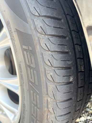 車のパーツ タイヤ、ホイール