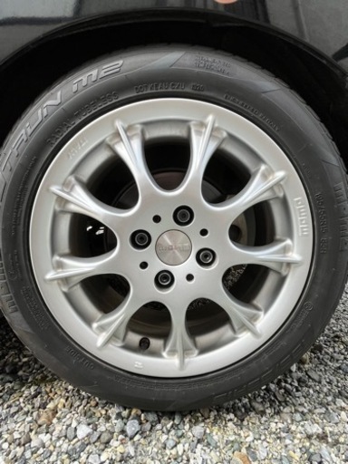 車のパーツ タイヤ、ホイール