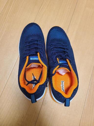 スニーカー ランニングシューズ　２６