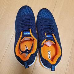 スニーカー ランニングシューズ　２６