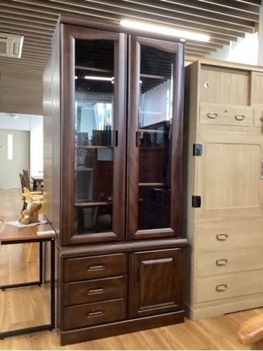 収納戸棚　¥8000 【町田市再生家具】　233300