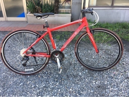 クロスバイク赤