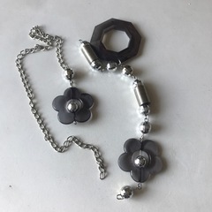 チェーンなど　手作り　アクセサリー、バッグチャームなどの画像
