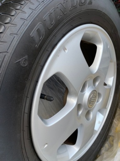 車のパーツ タイヤ、ホイール