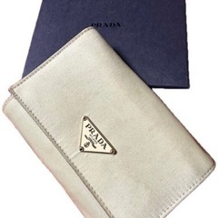 PRADA 三つ折り財布　三角ロゴスレート　サフィアーノレザー　...