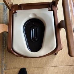 介護　ポータブルトイレ中古の画像