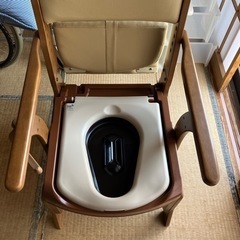 介護　ポータブルトイレ　中古の画像