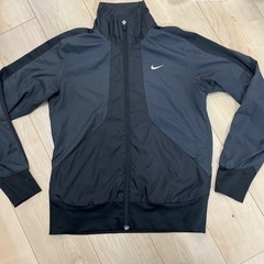 ナイキ　レディース　上着　Sサイズの画像