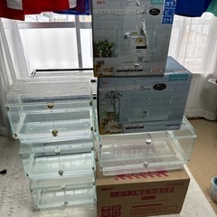 爬虫類ケージ・水槽など