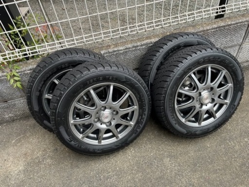 車のパーツ タイヤ、ホイール