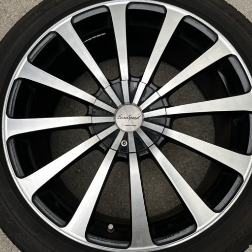 車のパーツ タイヤ、ホイール