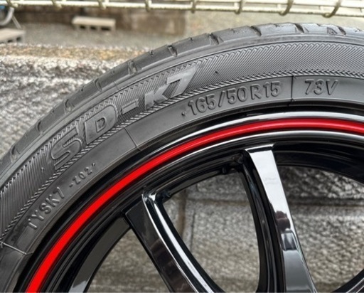 車のパーツ タイヤ、ホイール