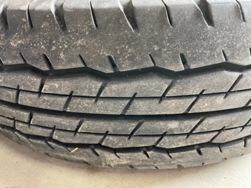 車のパーツ タイヤ、ホイール