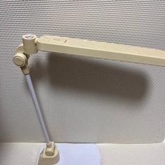 ☆期間限定☆　LEDデスクライト