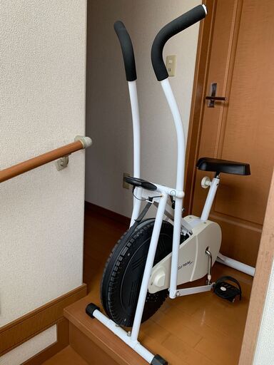 エアロバイク ：サイクルツイスター（ダイエット器具）