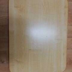 ニトリの折りたたみテーブルです。の画像