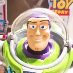 【箱付】【ディズニー・トイストーリー】リアルサイズトーキングフィギュア バズライトイヤー(リミックス版)の画像