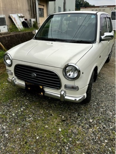 ダイハツ　ミラジーノ　初期型です。