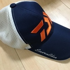【9/28-10/7期間限定】ダイワ　エメラルダス　エギケースと帽子セットの画像