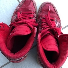  スケートボード、JORDAN1の画像