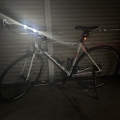 自転車 クロスバイクの画像