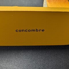 concombre／コンコンブル お昼寝パン スマホスタンド 猫 ハチワレの画像