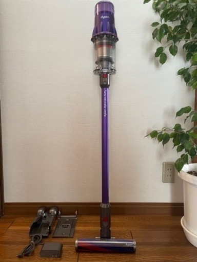 【美品】Dyson ダイソン Digital Slim Fluffy SV18