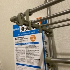 コーナン　突っ張り棚　小物フック付き（キッチン収納に）の画像