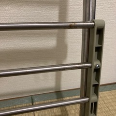 コーナン　突っ張り棚　小物フック付き（キッチン収納に）の画像