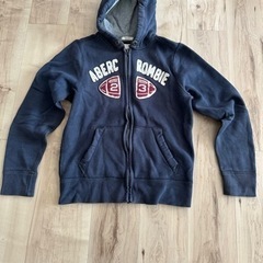 アバクロンビー&フィッチ　ジップパーカー