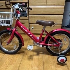 自転車 折りたたみ自転車の画像